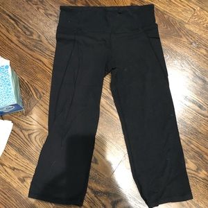 Lululemon crops size 8